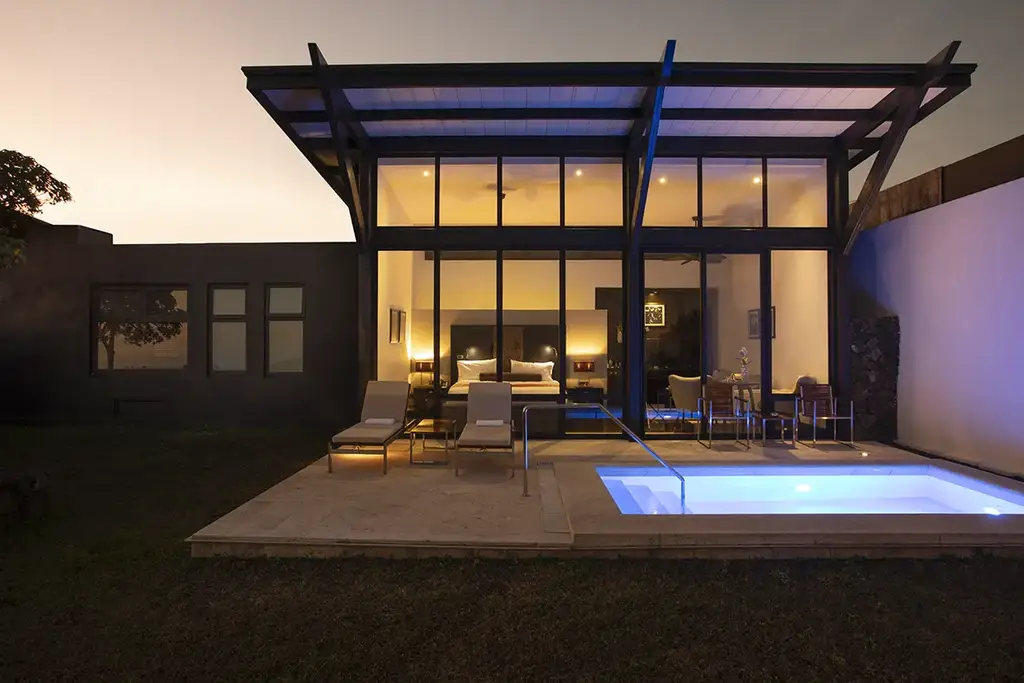 Pool Suite exterior with plunge pool